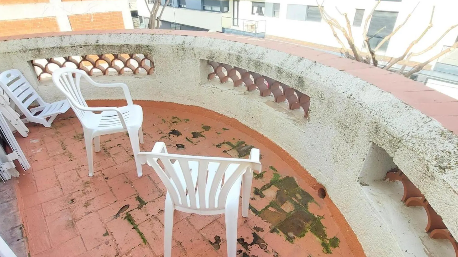 Appartement Apartamento Comodo En Llanca, Cerca De Playas Y Tiendas, Wifi Incluido - Es-170-94 Spanje
