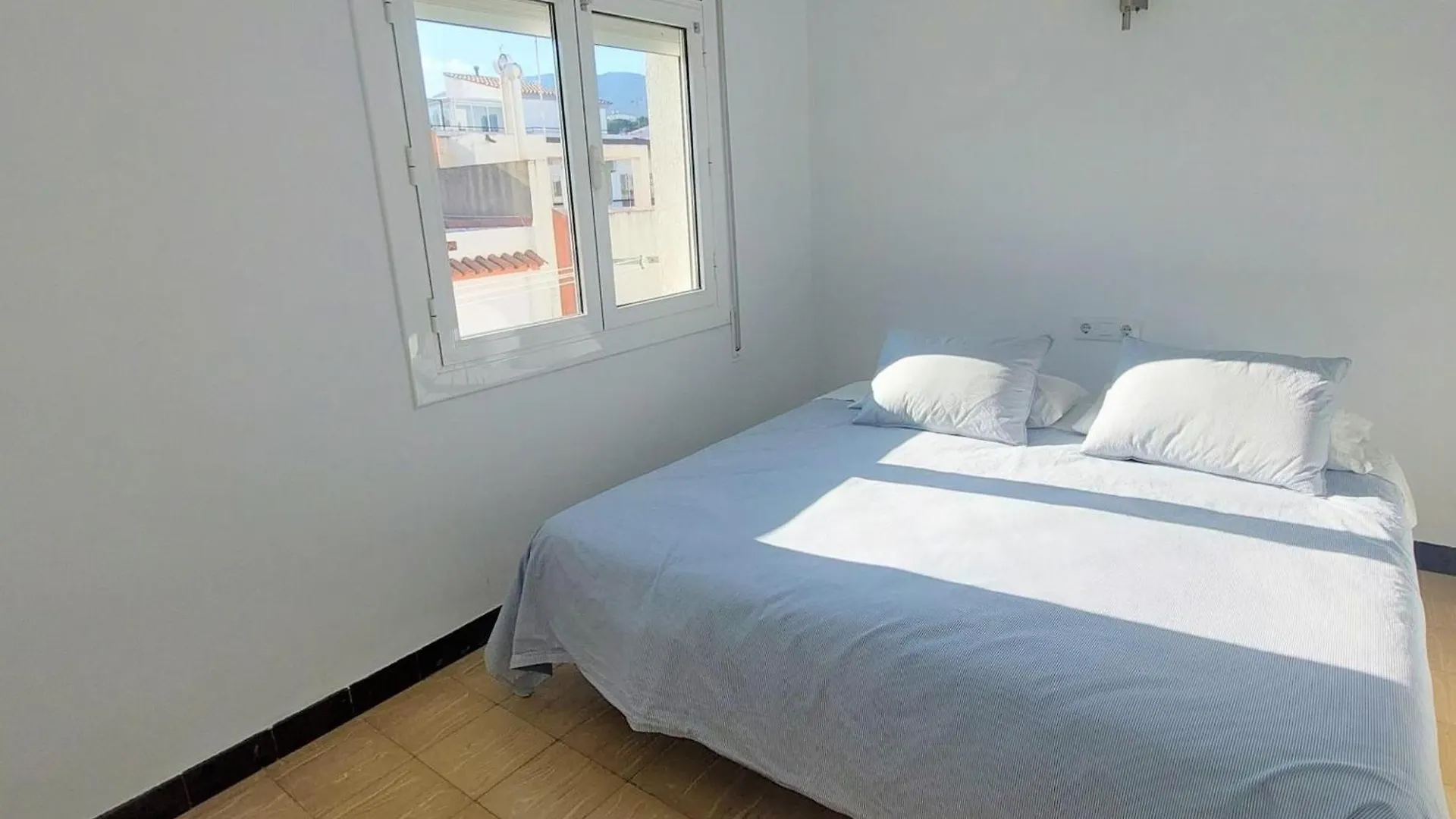 Apartamento Comodo En Llanca, Cerca De Playas Y Tiendas, Wifi Incluido - Es-170-94